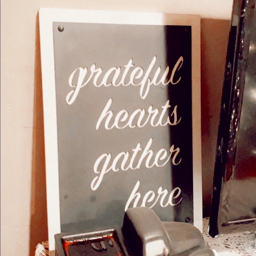 wood/metal grateful hearts gather here sign🖤